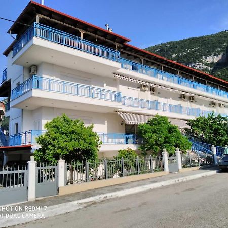 Hotel Dellis 카메나불라 외부 사진