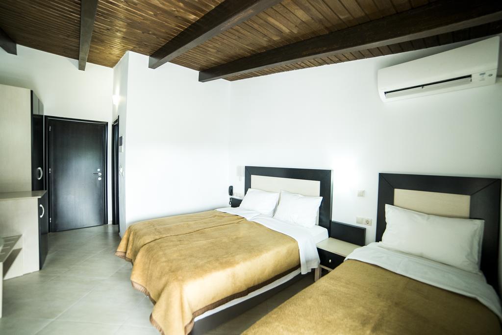 Hotel Dellis 카메나불라 외부 사진