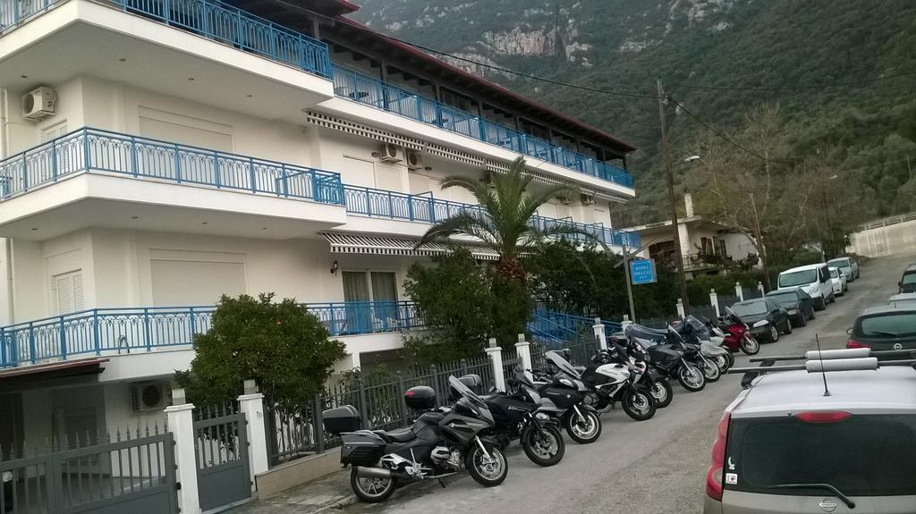 Hotel Dellis 카메나불라 외부 사진