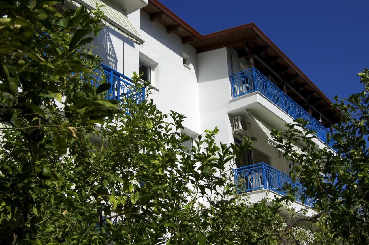 Hotel Dellis 카메나불라 외부 사진